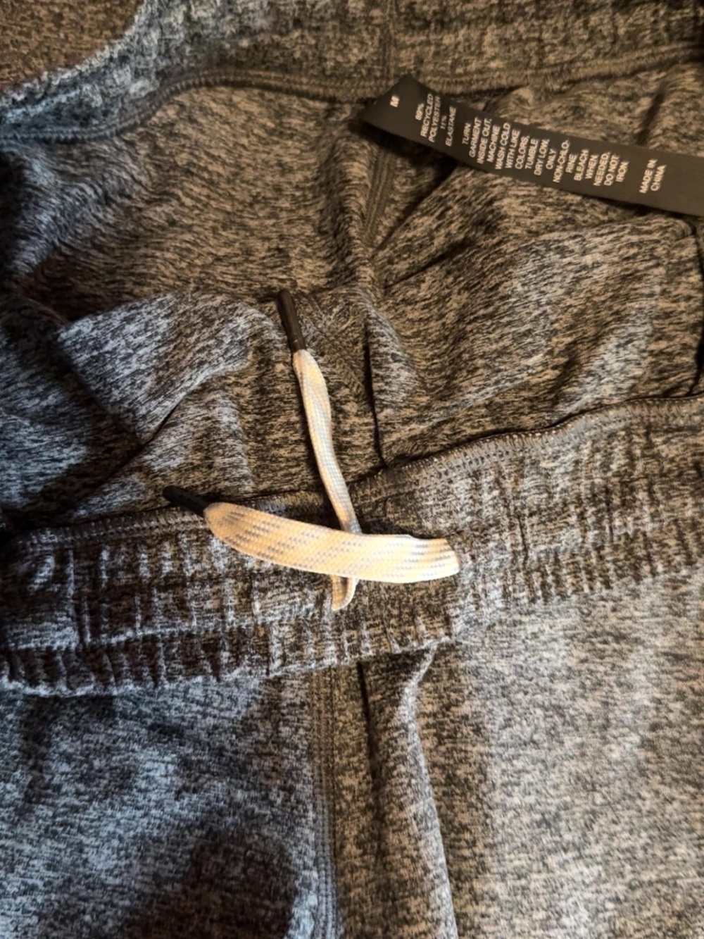 Vuori Women’s charcoal gray ankle pants - Picture 5 of 6